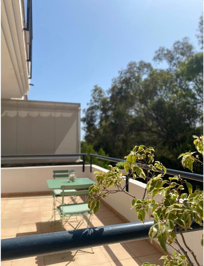 Isbel Apartment *